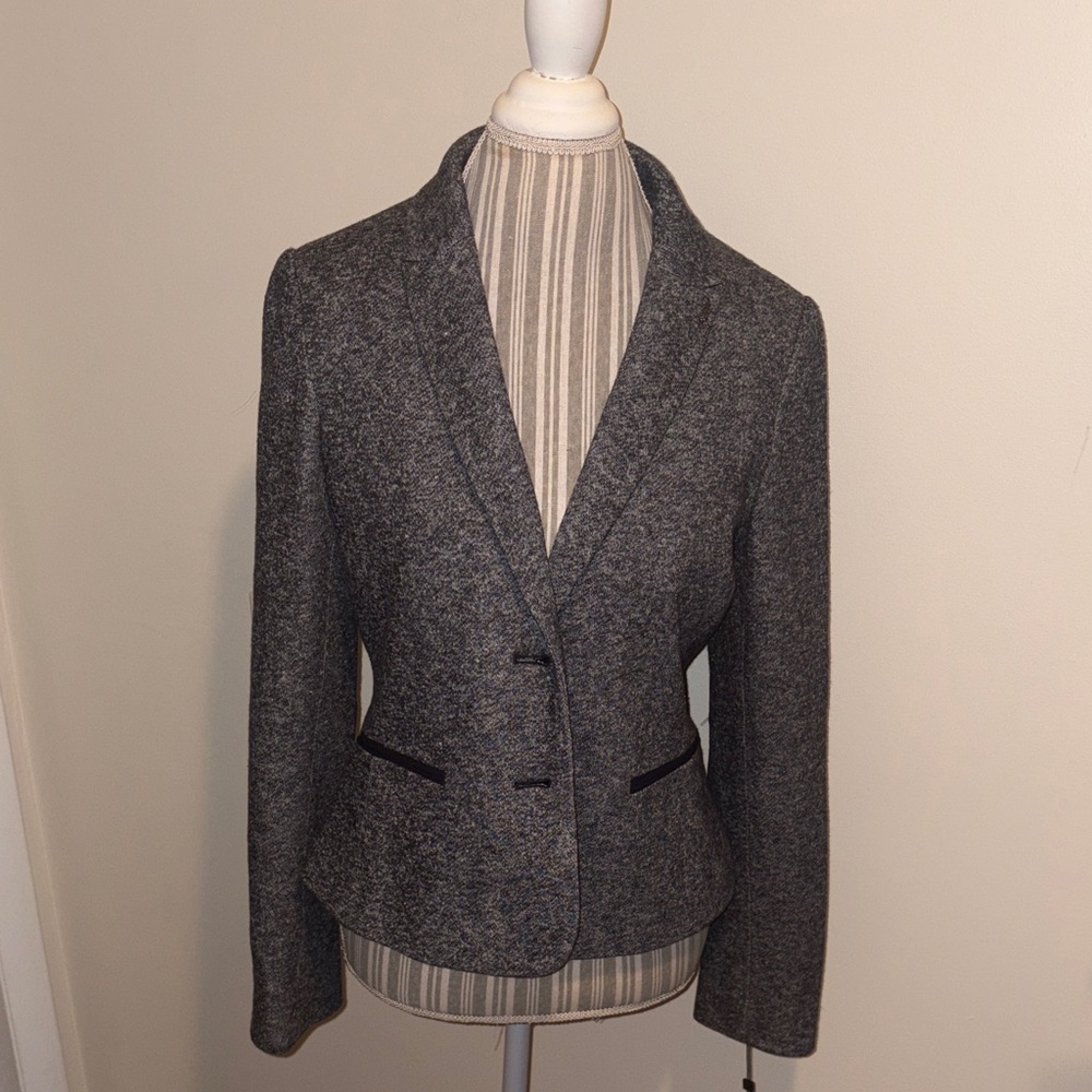 Chic Women's Charcoal Blazer